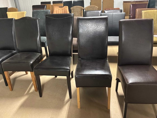 Diverse leren eetkamerstoelen (5x) - afbeelding 9 van  10