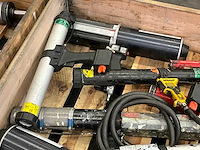 Diverse lijm- en kitspuiten (18x) - afbeelding 3 van  8