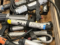 Diverse lijm- en kitspuiten (18x) - afbeelding 6 van  8