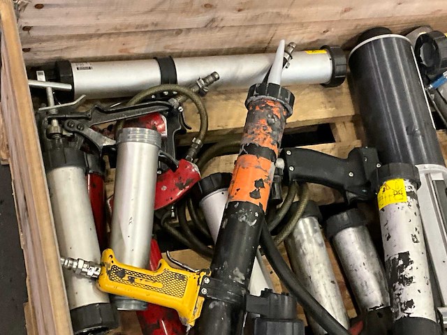 Diverse lijm- en kitspuiten (18x) - afbeelding 8 van  8