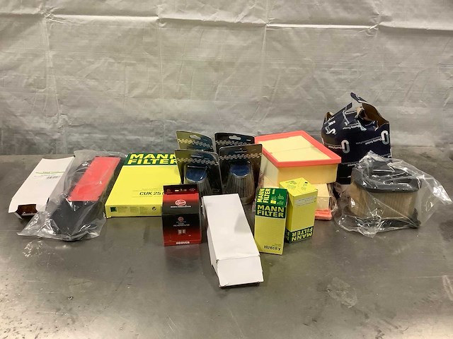Diverse luchtfilters (15x) - afbeelding 1 van  7