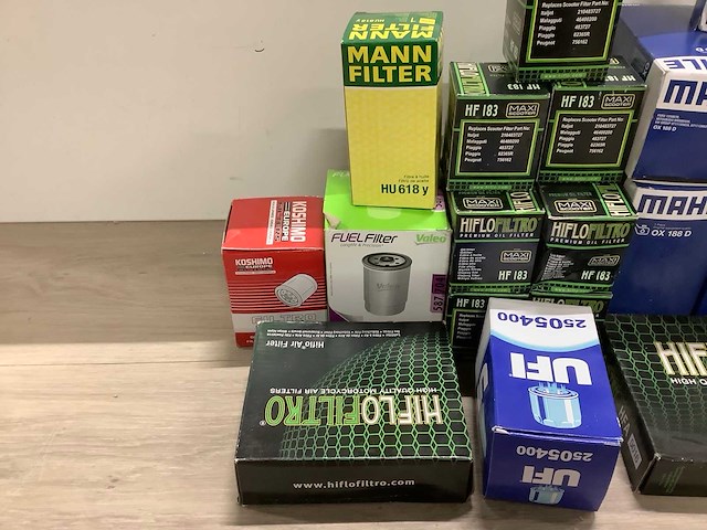 Diverse luchtfilters (27x) - afbeelding 5 van  6