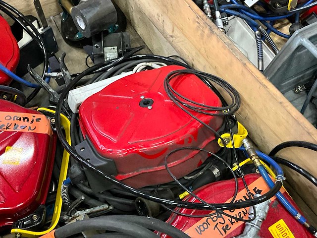 Diverse luchtslanghaspels (4x) - afbeelding 4 van  5