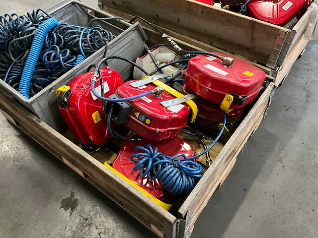 Diverse luchtslanghaspels (5x) - afbeelding 3 van  4