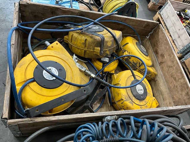 Diverse luchtslanghaspels (6x) - afbeelding 2 van  7