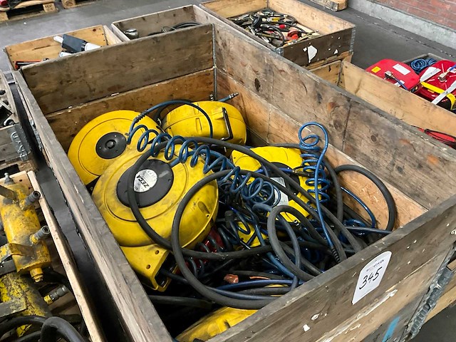 Diverse luchtslanghaspels (8x) - afbeelding 2 van  7