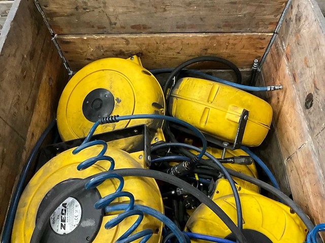 Diverse luchtslanghaspels (8x) - afbeelding 3 van  7