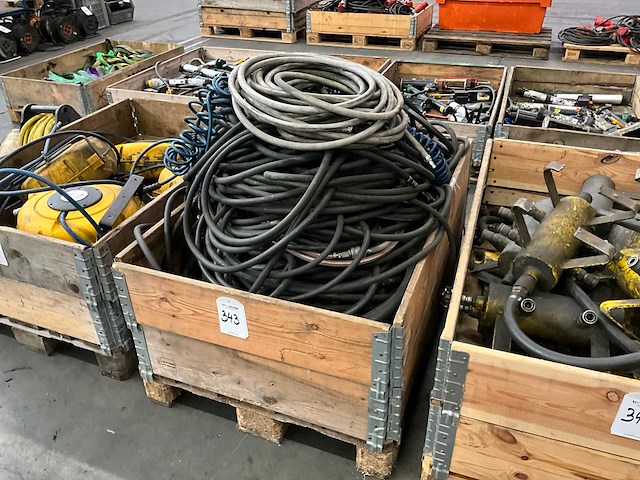 Diverse luchtslanghaspels - afbeelding 1 van  3