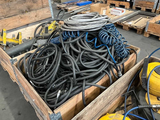 Diverse luchtslanghaspels - afbeelding 3 van  3