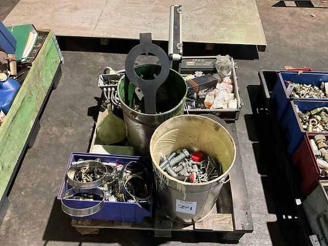 Diverse machine componenten - afbeelding 1 van  5