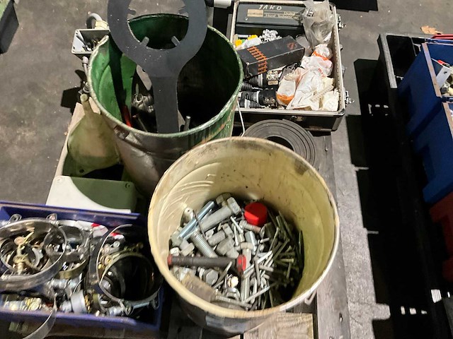 Diverse machine componenten - afbeelding 2 van  5