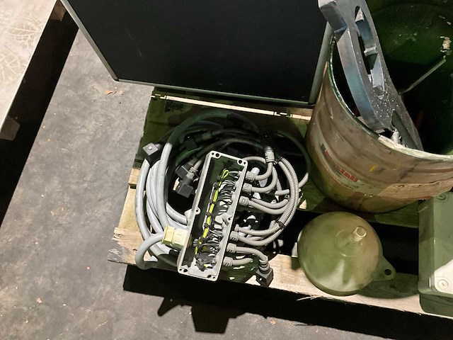 Diverse machine componenten - afbeelding 4 van  5