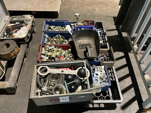 Diverse machine componenten - afbeelding 1 van  7