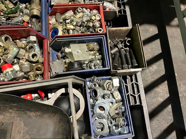 Diverse machine componenten - afbeelding 4 van  7