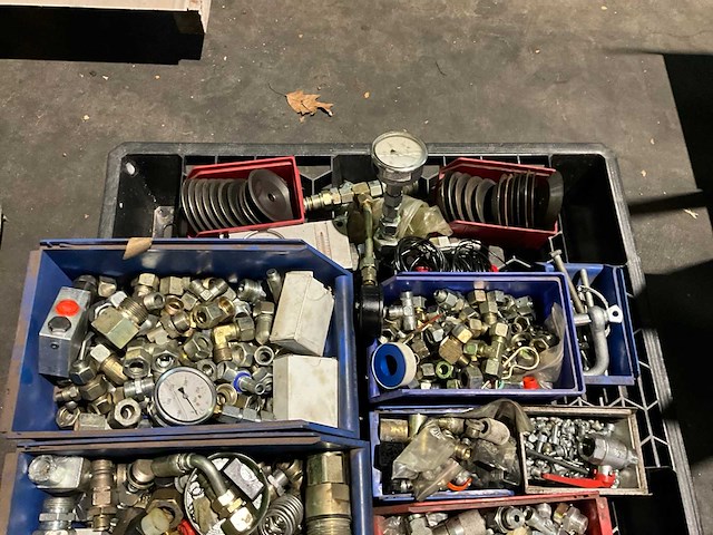 Diverse machine componenten - afbeelding 6 van  7