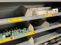 Diverse machine en onderdelen in 6 vakkenkasten - afbeelding 2 van  11