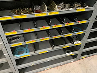 Diverse machine en onderdelen in 6 vakkenkasten - afbeelding 8 van  11