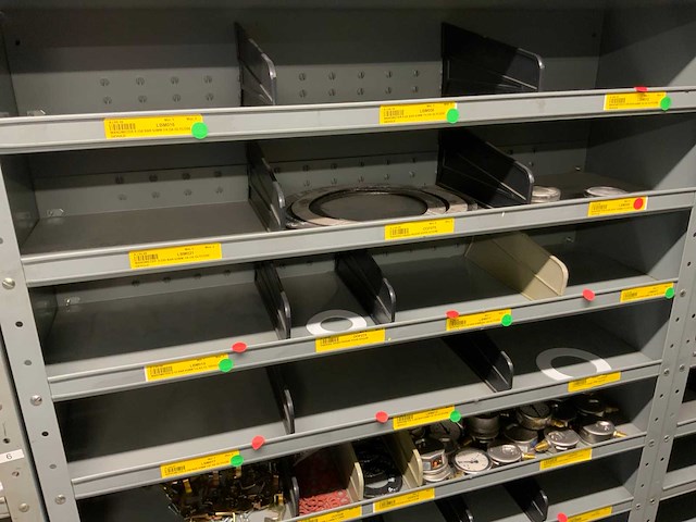 Diverse machine en onderdelen in 6 vakkenkasten - afbeelding 10 van  11