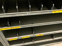 Diverse machine en pomp onderdelen in 8 vakkenkasten - afbeelding 8 van  9