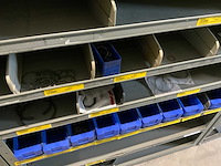 Diverse machine en pomp onderdelen in 8 vakkenkasten - afbeelding 9 van  9