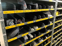 Diverse machine onderdelen in 6 vakkenkasten - afbeelding 22 van  28