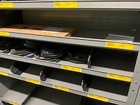 Diverse machine onderdelen in 7vakkenkasten - afbeelding 1 van  4