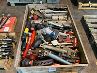 Diverse machine onderdelen - afbeelding 1 van  6