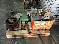 Diverse machine onderdelen - afbeelding 1 van  3