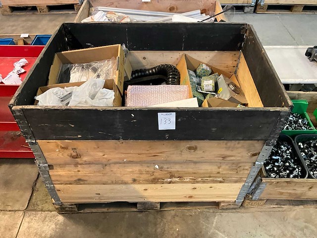 Diverse machine onderdelen - afbeelding 1 van  10