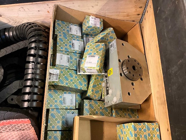 Diverse machine onderdelen - afbeelding 7 van  10