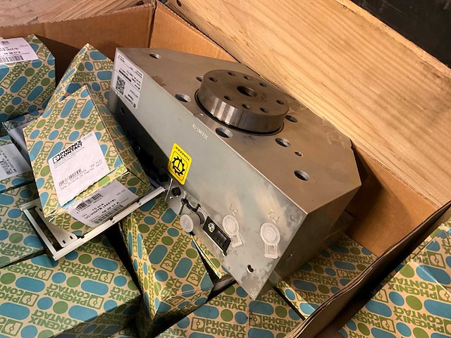 Diverse machine onderdelen - afbeelding 9 van  10