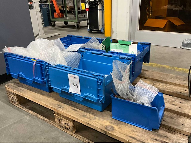 Diverse machine onderdelen - afbeelding 1 van  9