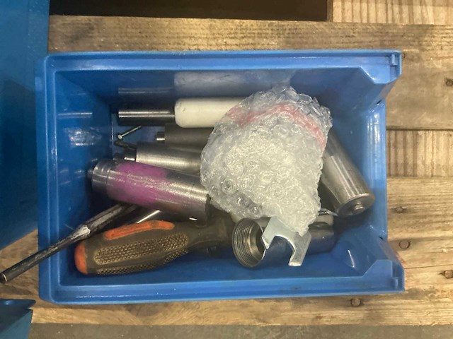 Diverse machine onderdelen - afbeelding 8 van  9