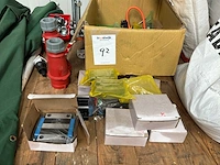 Diverse machine onderdelen - afbeelding 1 van  4