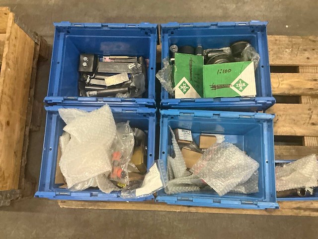 Diverse machine onderdelen - afbeelding 2 van  7