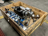 Diverse machine onderdelen - afbeelding 3 van  4