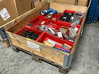 Diverse machine onderdelen - afbeelding 1 van  8