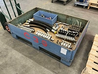 Diverse machine onderdelen - afbeelding 1 van  6