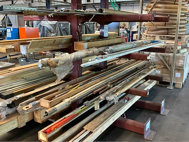 Diverse machine onderdelen - afbeelding 5 van  11