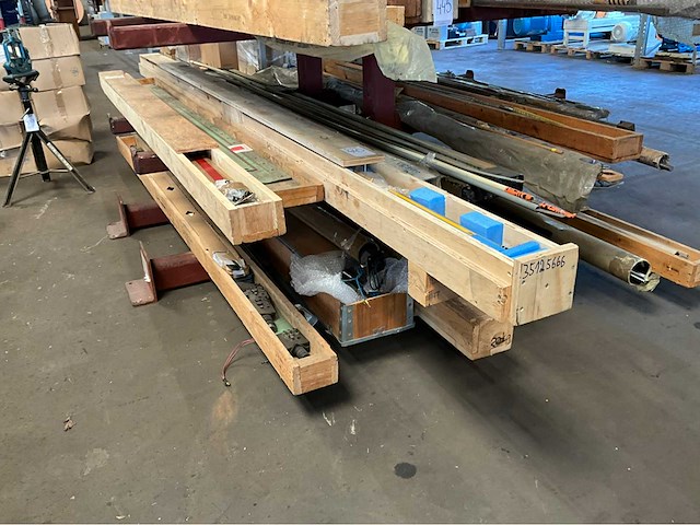 Diverse machine onderdelen - afbeelding 9 van  11