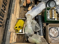 Diverse machine onderdelen - afbeelding 3 van  5