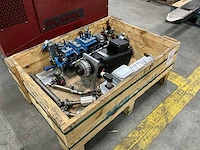 Diverse machine onderdelen - afbeelding 2 van  4