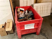 Diverse machine onderdelen - afbeelding 2 van  6