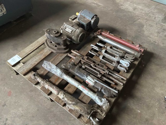 Diverse machine toebehoren - afbeelding 1 van  4