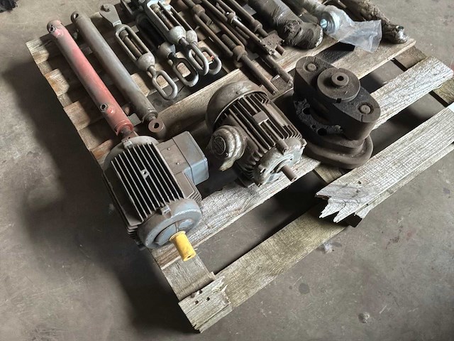 Diverse machine toebehoren - afbeelding 4 van  4