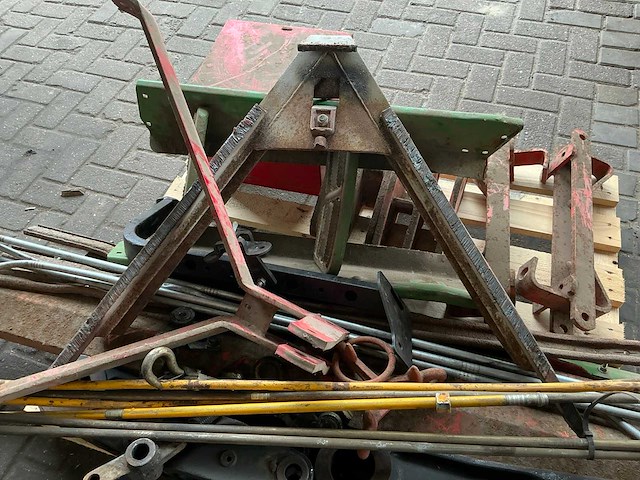 Diverse machinedelen ( kuhn frees) - afbeelding 5 van  5