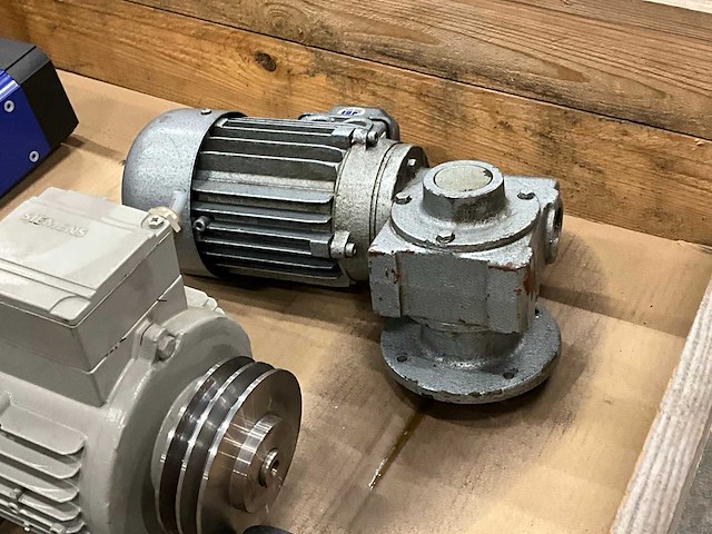 Diverse machineonderdeel - afbeelding 3 van  14