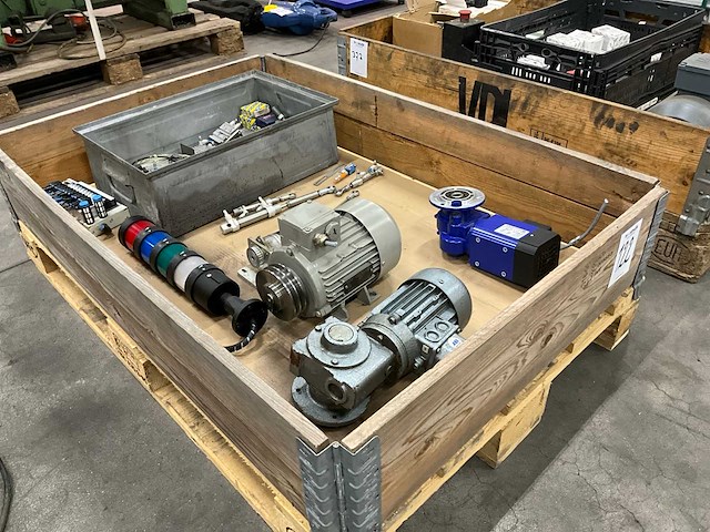 Diverse machineonderdeel - afbeelding 7 van  14