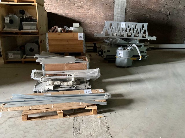 Diverse machineonderdelen - afbeelding 1 van  15