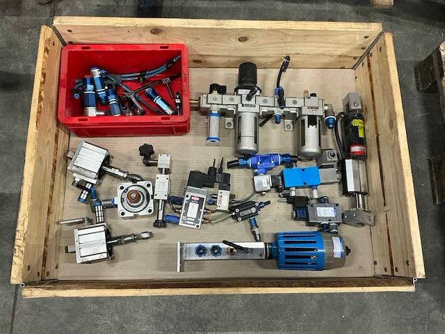 Diverse machineonderdelen - afbeelding 8 van  8
